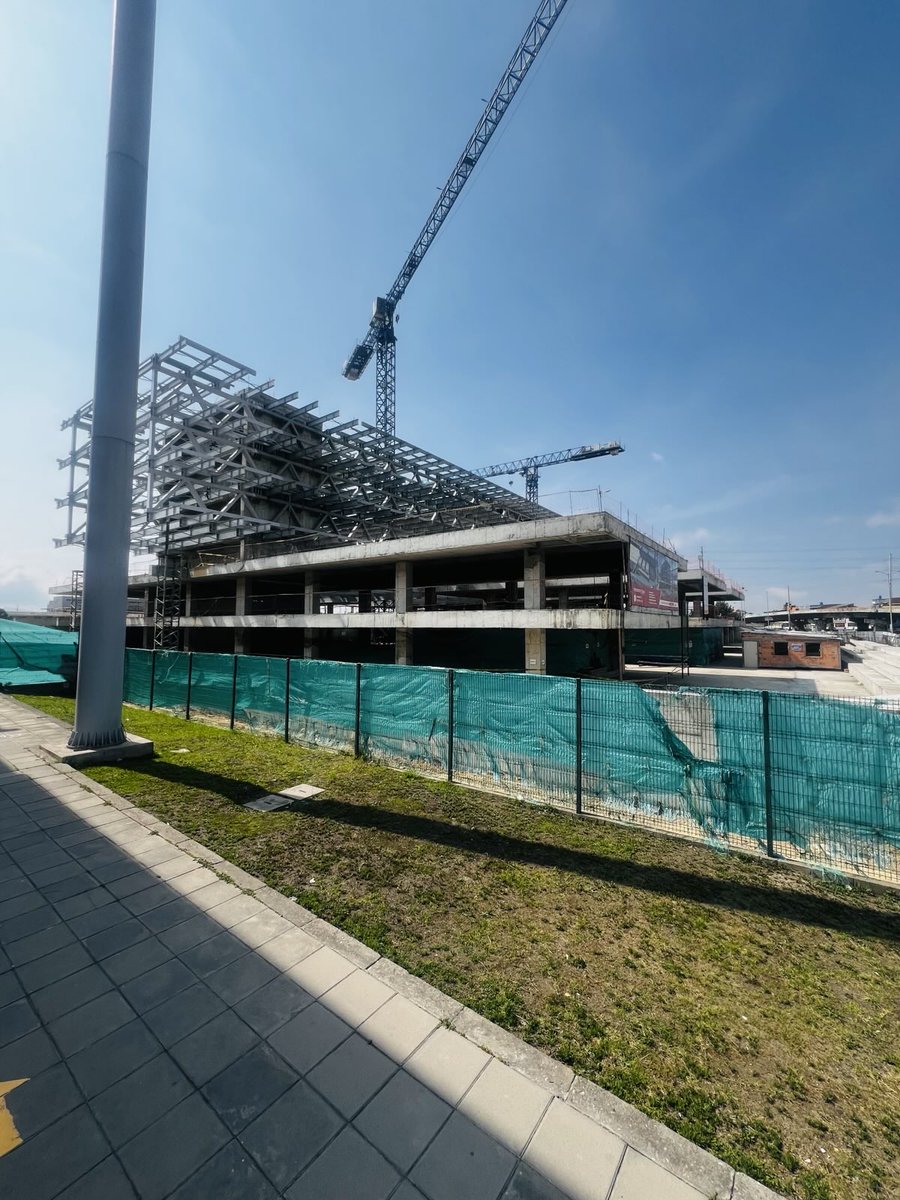 petrogustavo's tweet image. Así va la sede de la universidad Cundinamarca en Soacha. Avanza la universidad pública para la juventud popular de Colombia.