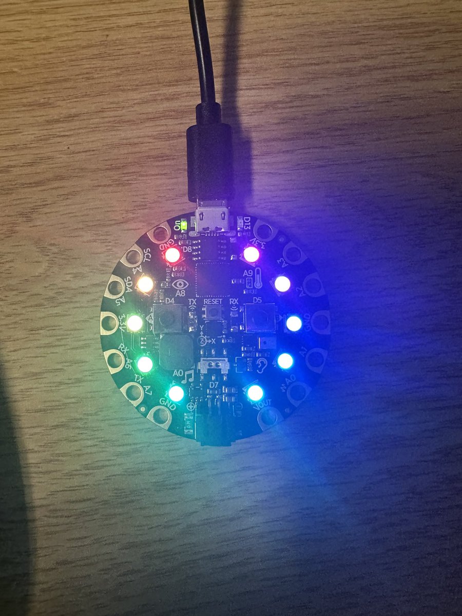 WBcomputersK6's tweet image. Fun with circuits! #circuitplayground #code.org