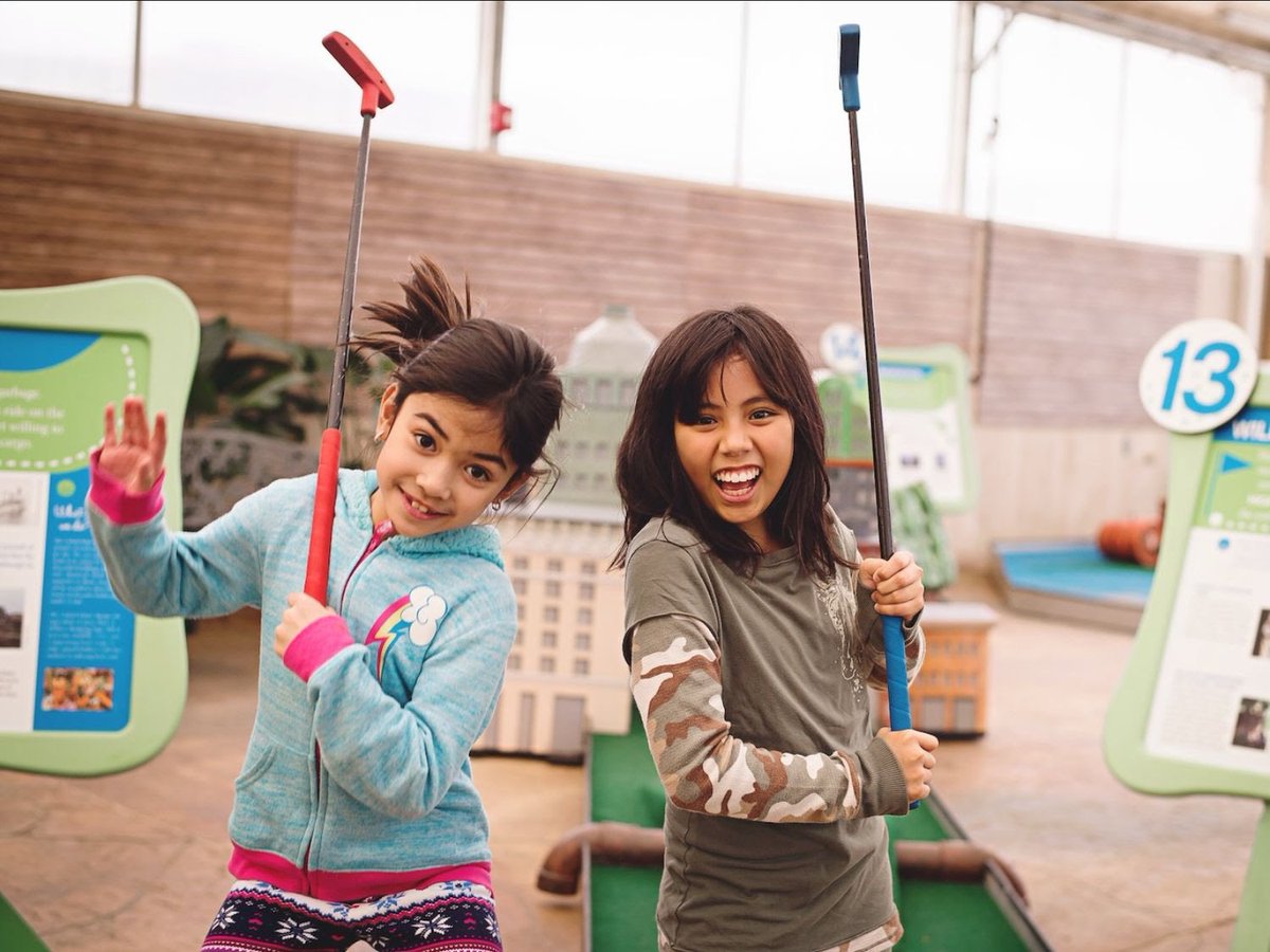 Indoor golf for kiddos this winter <a href="/ILoveThatPlace/">Linvilla Orchards</a> #LinvillaOrchards ⛳️🏌🏼