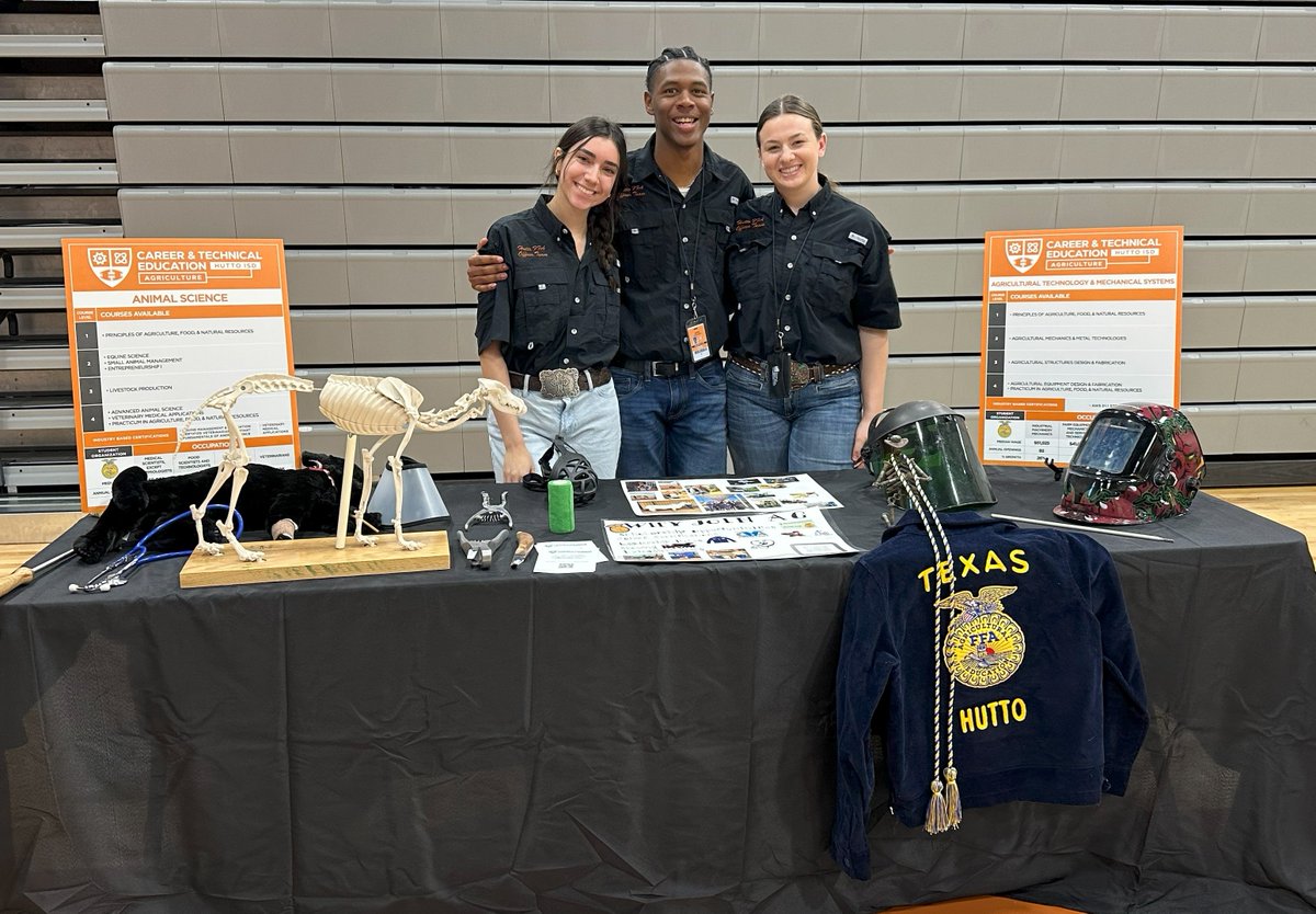 Our amazing high school CTE Ambassadors visited Gus Almquist Middle School to showcase their programs to 8th graders! From Health Science to Robotics, these future-ready leaders inspired the next generation with hands-on learning opportunities. #CTE @HuttoISD