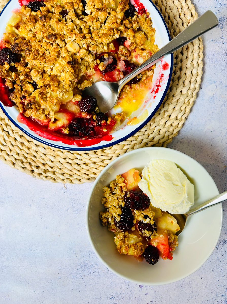 BestRecipesUK's tweet photo. Apple &amp; Blackberry Crumble

This crumble delivers – a warm, fruity apple and blackberry crumble topped with a golden, crunchy oat and mixed nut topping—perfectly sweet, nutty, and comforting!

Recipe https://t.co/drDIOKCmwF

#RecipeOfTheDay #dessert #comfortfood https://t.co/WFkmqw5tu9