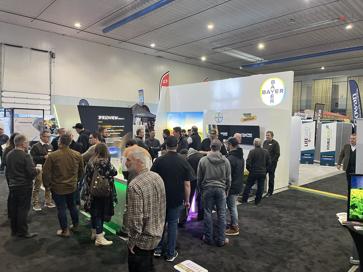 glannin's tweet image. L’equipe de Bayer offre des solutions de recoltes aux agriculteurs quebecois cette semaine du Salon de l’agriculture #DEKALB #BayerCropScience