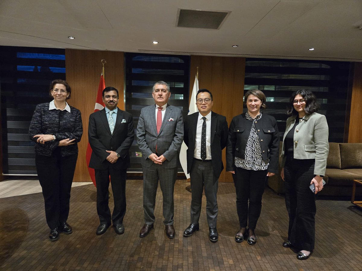 Hindistan Ankara Büyükelçisi Sn. Muhtesh K. Pardeshi ve İstanbul Başkonsolosu Sn. Mijito Vinito’yu TÜSİAD’da ağırladık. Görüşmede Türkiye ve Hindistan arasındaki ekonomik ilişkilerin geliştirilmesi ve öncelikli alanlarda iş birliğinin artırılması hedefiyle atılabilecek adımları