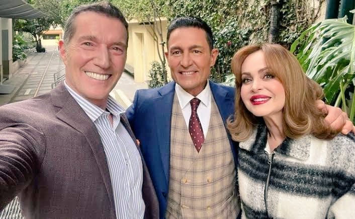 juraci_li's tweet photo. @Televisa @Canal_Estrellas @osoriojua ¡Hola!🙋🏼♀️Saludos. Queremos 👸@gabyspanic y 🤴 #FernandoColunga 😇😇protagonistas o 😈😈villanos en la nueva tln🇲🇽 de #TelevisaUnivision 👉 #Amanecer 🌅🍓💑 #Televisa #Spanicfans #SpaniColunga #novelas #LaUsurpadora #SoyTuDueña #México https://t.co/iFCTc7hNxG