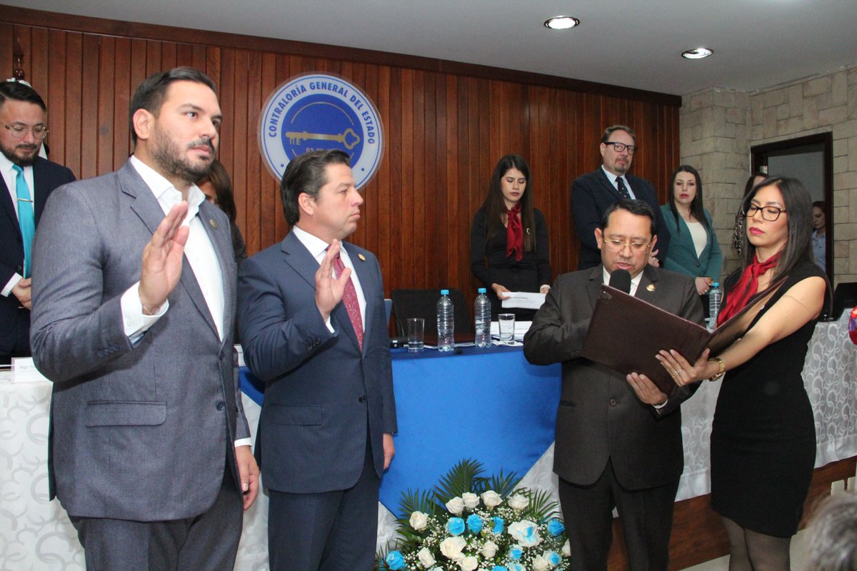 ContraloriaECU's tweet photo. ⚖️ #FTCS |
Con liderazgo y compromiso, el Dr. Mauricio Torres culmina su gestión como presidente de la Función de Transparencia y Control Social, dejando un trabajo basado en la integridad, control social con énfasis en la participación ciudadana.

🇪🇨 Durante su gestión, se presentó el Plan Nacional de Integridad Pública y Lucha Contra la Corrupción 2024-2028, política pública clave para promover la transparencia y combatir y prevenir la corrupción, construida con el valioso aporte de la ciudadanía, la academia, gremios, sectores sociales en todo el país, en acompañamiento técnico de la cooperación alemana GIZ.

🫱🏼‍🫲🏼 Este proceso marca el inicio de una nueva etapa bajo la presidencia del Mgs. Luis Cabezas Klaere, Superintendente de la @SuperintEC, y la vicepresidencia de Andrés Fantoni, presidente del @CPCCS, quienes continuarán fortaleciendo la institucionalidad con transparencia y ética en la gestión pública.