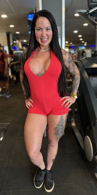 Watch Elisa Sanches's leaked NSFW photo on TwXstars