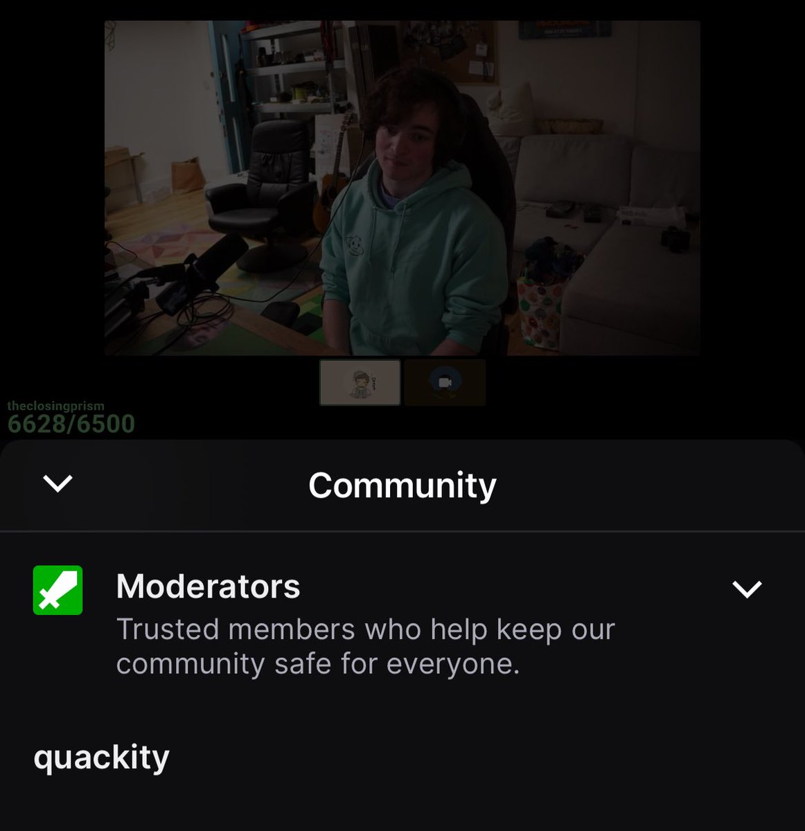 solarkarii's tweet photo. I genuinely want to know what quackitys thinking about this stream https://t.co/oyr7qk8CR7