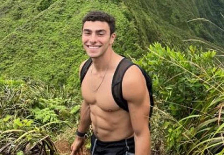 Stranger tweet media