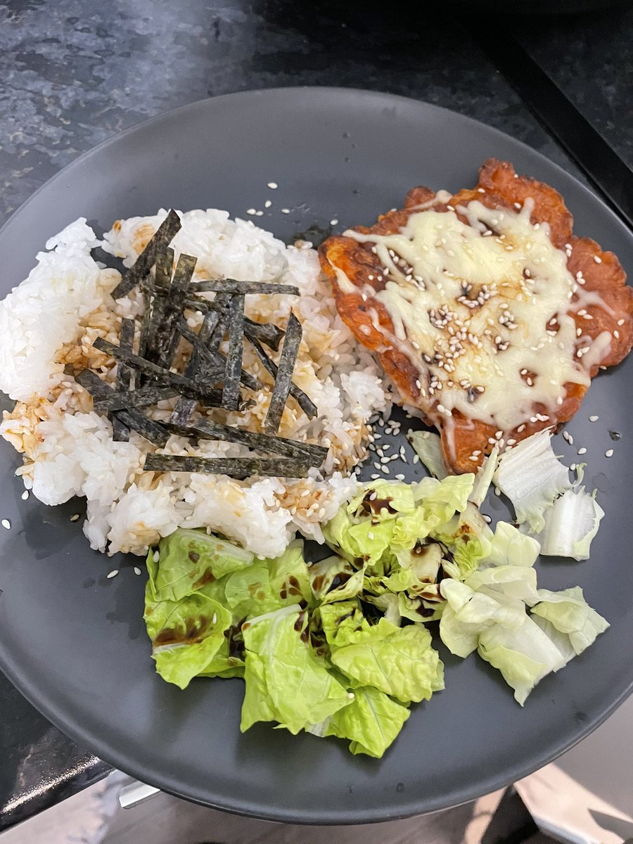 cherry985s's tweet photo. #cherrybakes kimchi pancake https://t.co/gTh87zNIht