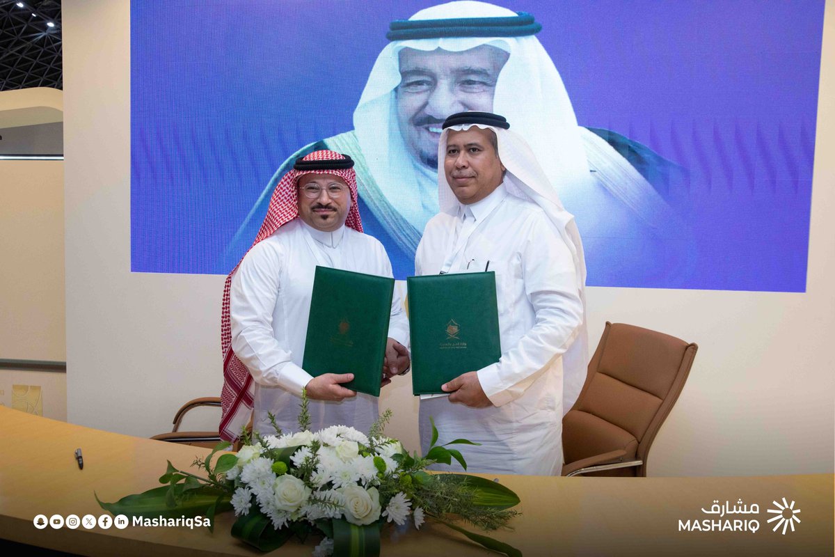 mashariqsa's tweet photo. وقع سعادة الرئيس التنفيذي لشركة مشارق الأستاذ وليد رشيدي مشرفًا على شركة مناف الغذاء الصناعية 
شراكة استراتجية مع شركة الأفندية للتجارة ؛بهدف تطوير خدمات الحج لتلبية احتياجات السوق
#مؤتمر_ومعرض_الحج
#الطريق_إلي_النسك https://t.co/d5kGsKShoI