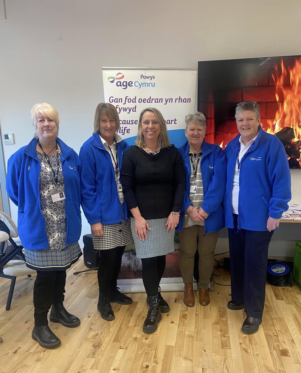A huge thank you to <a href="/NewtownSurplus/">Newtown Food Surplus</a> for joining our Celebration of Carers event today and helping Age Cymru Powys to shine a light on the vital role carers play in our Powys community.

And what a wonderful photo of our wonderful ACP team! #PowysCommunitySpirit #CommunitySupport