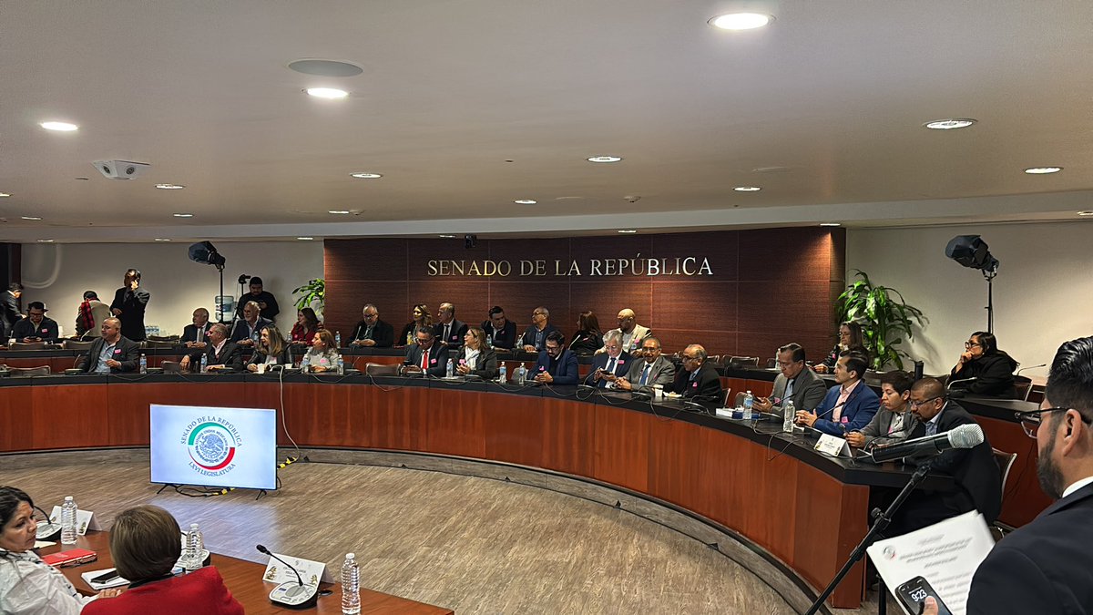 FECOVAL (@fecoval_ac) on Twitter photo Estamos a minutos de iniciar nuestra participación en el #Senado de la República con la senadora <a href="/LuisaCGOax/">LuisaCortesGarciaOax</a> #unidosgenerandovalor #upav #fecoval
<a href="/teodosiocayo/">Teodosio Cayo Araya</a> <a href="/Lorenamercadoa1/">Bertha Lorena Mercado</a> Estamos a minutos de iniciar nuestra participación en el #Senado de la República con la senadora <a href="/LuisaCGOax/">LuisaCortesGarciaOax</a> #unidosgenerandovalor #upav #fecoval
<a href="/teodosiocayo/">Teodosio Cayo Araya</a> <a href="/Lorenamercadoa1/">Bertha Lorena Mercado</a>