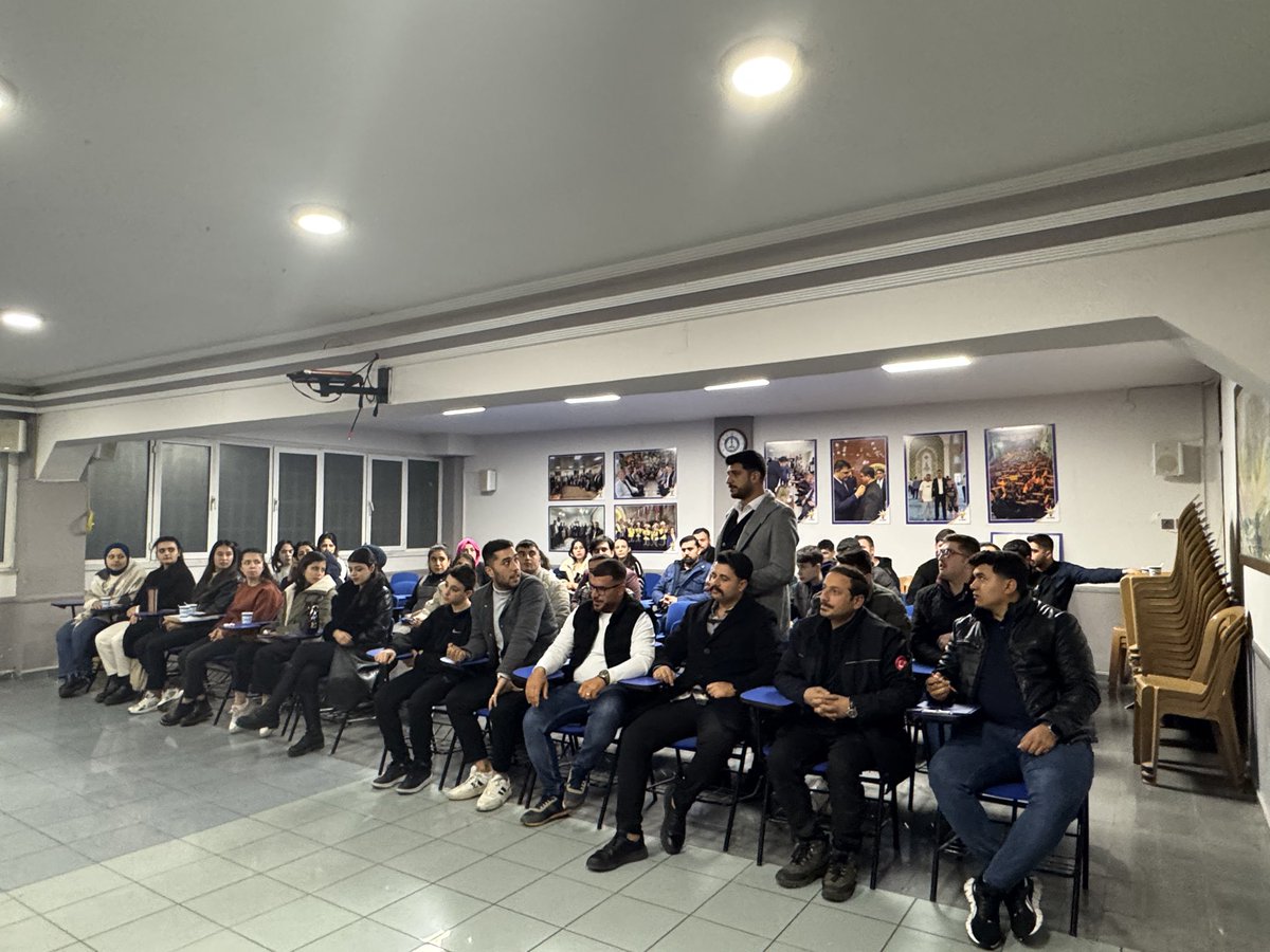 “Gençlik, hayallerin sınır tanımadığı, kalbinin en yüksek notada çaldığı bir şarkıdır; her anı bir fırsat, her adımı bir iz bırakır.”

Haftalık Olağan Yönetim Kurulu Toplantımızı Gerçekleştirdik.

Toplantımız Hayırlara Vesile Olsun…🤲🏻

<a href="/abdulhamitgul/">Abdulhamit Gül</a> 
<a href="/FatmaSahin/">Fatma Şahin</a> 
<a href="/fmfedaioglu/">Fatih Muhaddis FEDAİOĞLU</a>