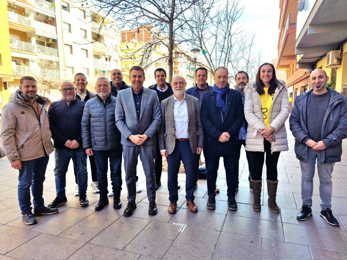 Regidores i regidors socialistes d’esports dels consistoris del Vallès Occidental s’han reunit amb el diputat adjunt de l’Àrea d'Esports i Activitat Física de la <a href="/diba/">Diputació de Barcelona</a>. 

🫱🏻‍🫲🏼Gràcies Jesús Naharro per aquesta profitosa trobada. 

🔗Llegeix la noticia: 
socialistes.cat/actualitat/tro…