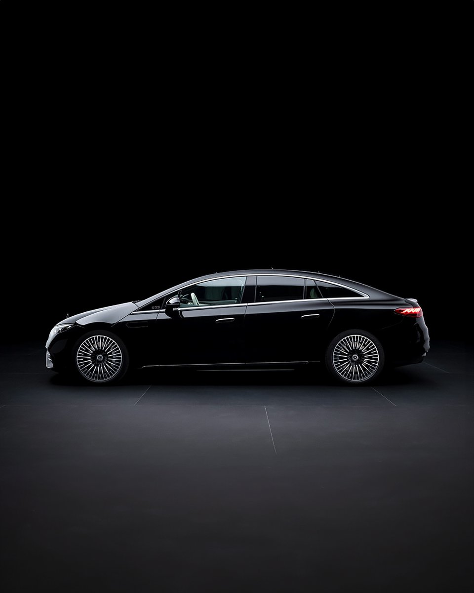 764 km'ye varan menziliyle elektrikli EQS'in modern zarafetini keşfedin.