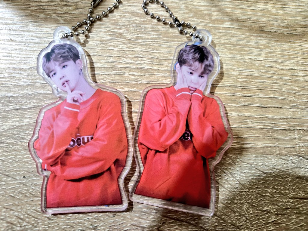 <a href="/jimin11031004/">푸른사막 💜MUSE💜</a> 

많이 늦았지만, 한국에서 독일로 오늘 도착해서 잘 받았어용🩷
너무 예쁘다~~~~내일 당장 가방에 달고 출근해야겠어용~~~~😆😆