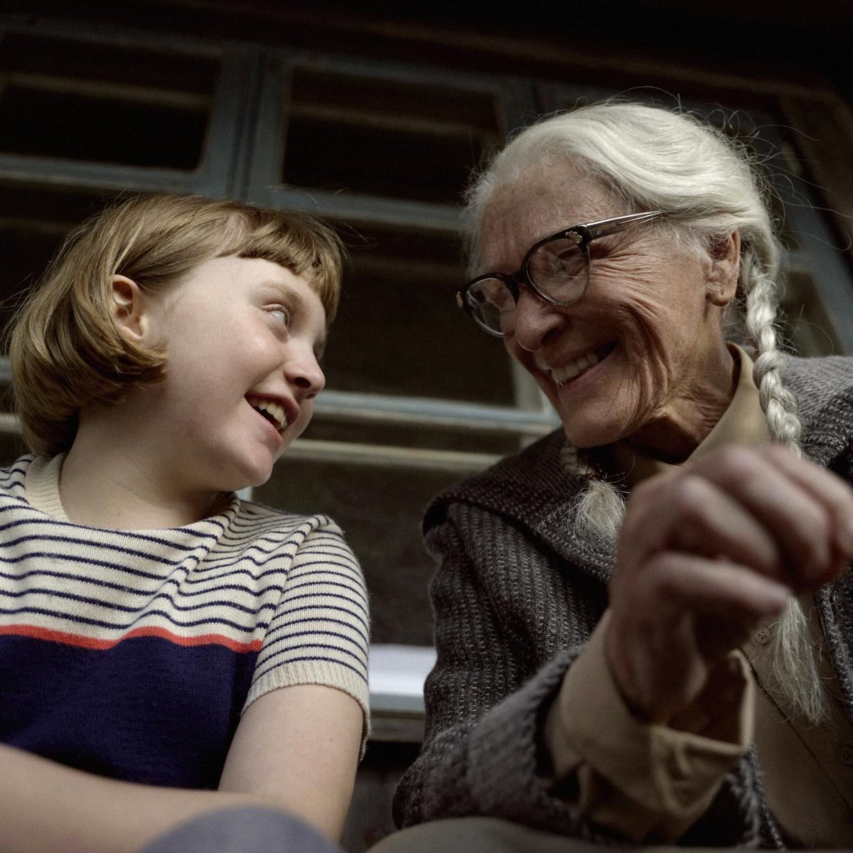 GaricsKatalin's tweet image. NEW!
The film, shot in the Finnish archipelago, stars Oscar® nominee Glenn Close, Finnish actress Emily Matthews and Anders Danielsen Lie. Directed by Charlie McDowell, the #SummerBook film premieres on January 31st.
instagram.com/reel/DE2Px6tNm…