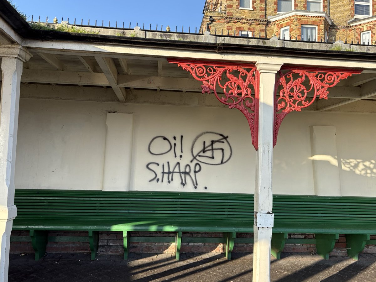 ruthbrackstoneb's tweet photo. Thank you to the Community Payback Team for their prompt action in removing this graffiti reported a couple of days ago.  @DannyWa79240359 @KSSPS_CP https://t.co/xHho6OGplR