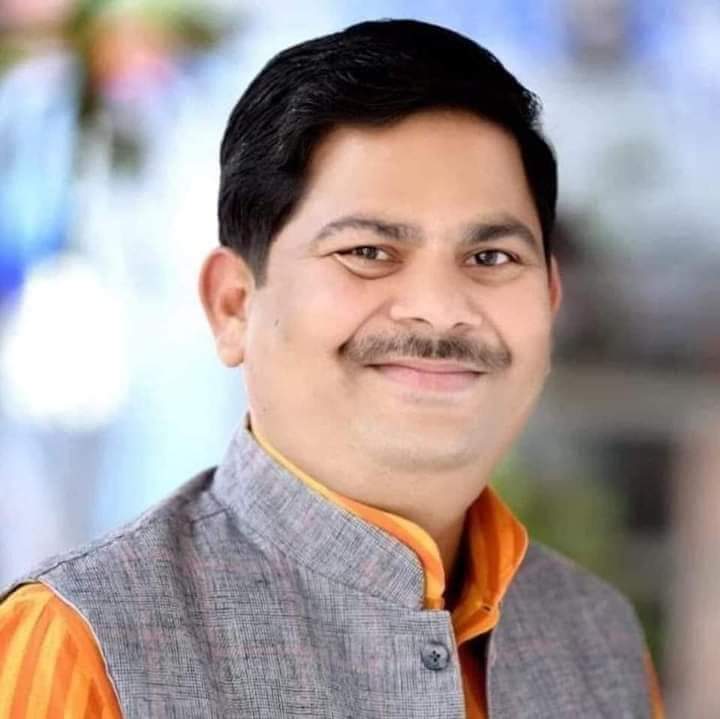 Kapilsharma50's tweet photo. देवेंद्र सिंह नरवरिया को पुनः भाजपा जिला अध्यक्ष भिंड नियुक्त किए जाने पर हार्दिक बधाइयां और शुभकामनाएँ @DevendraSinghMP 
@bjpbhind
@BJP4MP https://t.co/JlKRqQgMt0