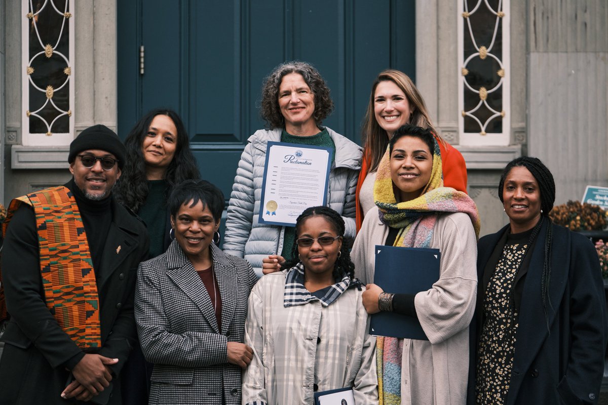 wgpfoundation's tweet photo. Abolitionist Sojourner Truth escaped slavery with her daughter and successfully fought in court to secure freedom for her son, Peter. In recognition of her trailblazing victory in Kingston, NY, a Pomeroy Marker was dedicated on Sojourner Truth Day. Go to: https://t.co/2sqgacnuKN https://t.co/n1Uuai0Ddm