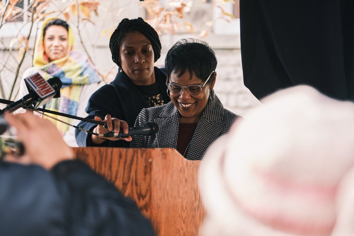 wgpfoundation's tweet photo. Abolitionist Sojourner Truth escaped slavery with her daughter and successfully fought in court to secure freedom for her son, Peter. In recognition of her trailblazing victory in Kingston, NY, a Pomeroy Marker was dedicated on Sojourner Truth Day. Go to: https://t.co/2sqgacnuKN https://t.co/n1Uuai0Ddm