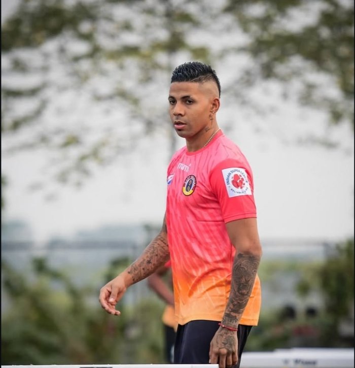 ArenaEastBengal's tweet photo. 🚨Update
Richard was absent in today's practice session, sources have confirmed nothing much to worry.
#RC7 #joyeastbengal #ISL #FCGVSEBFC #eastbengalzone https://t.co/ItC3ihZhIj
