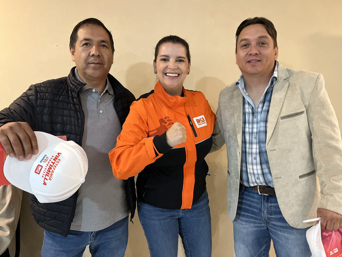 tefavintimilla's tweet photo. 🇪🇨💪 ¡Seguimos avanzando!

Agradecemos la confianza y el apoyo de la Cooperativa de de #Taxis Transvista 🚕, hoy  reafirmamos nuestro compromiso de trabajar por los derechos y seguridad del transporte 💋.

💪🏻 ¡Somos #OrgullosamenteAzuayos! https://t.co/unWu7Lapvp
