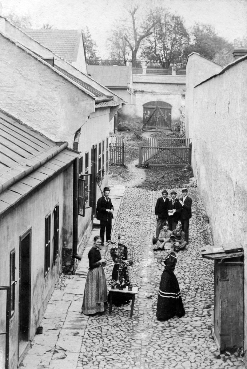 SHERlockBpest's tweet photo. Eperjes 1900? (Now Prešov in Slovakia)
https://t.co/0mELLqvRLH
Fortepan 32112
Photo donor: GGAABBOO
#streetphotography #baw https://t.co/zvPnc5t8XX