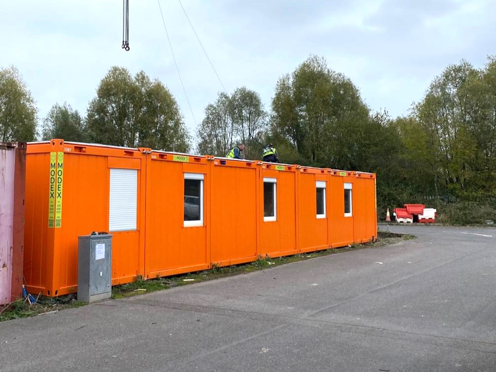modex_spaces's tweet image. 7 bay Modular Building delivered & installed to a returning Client in Newport being used as Shop on site.
#modularbuilding
