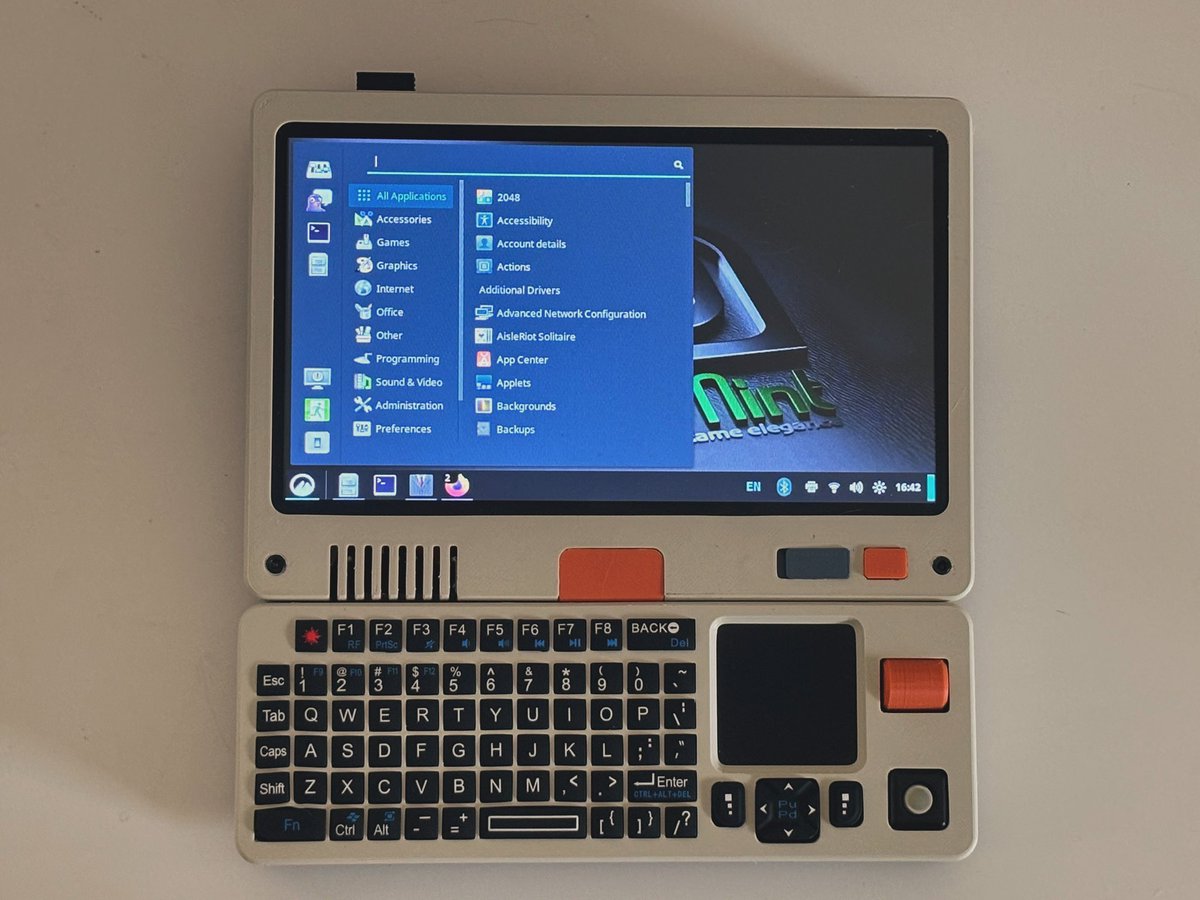 The new Raspberry Pi 5 with 16GB of RAM works great with Pilet. kickstarter.com/projects/souls…