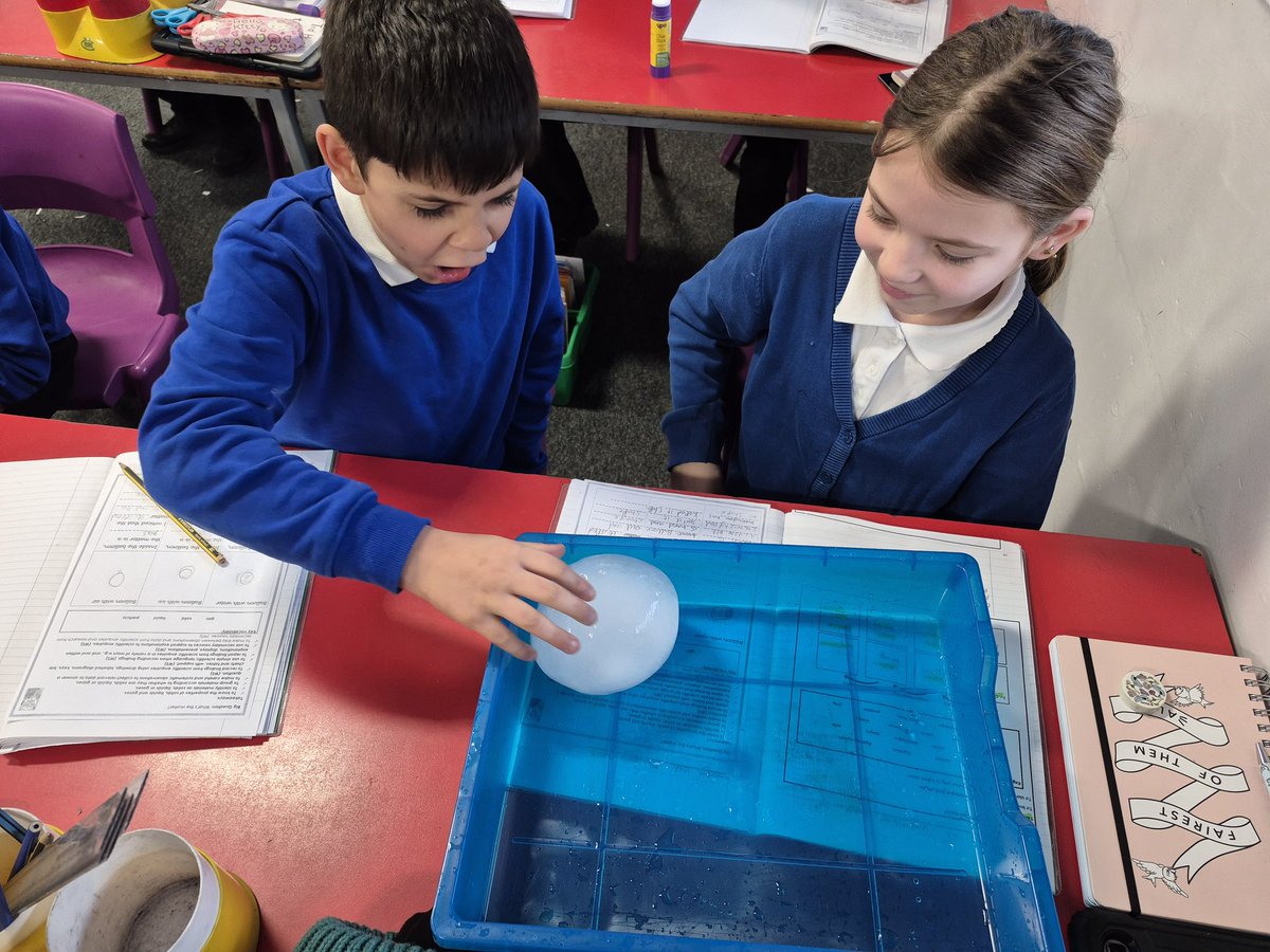 TPAYear3_4CN's tweet photo. In #TPAScience, we looked at the properties of solids, liquids, and gases. @DeltaTheParks https://t.co/pf3VH76hEl