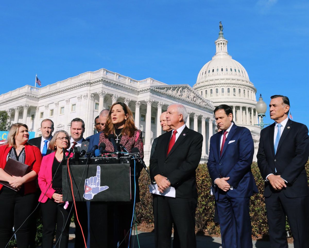Hoy todas las miradas están en mi gran amigo <a href="/SenMarcoRubio/">Senator Marco Rubio: Archived</a>, que inicia su audiencia de confirmación para convertirse en Secretario de Estado.

¡Sé que será un feroz ejecutor de la agenda del presidente Trump desde el primer día!

¡Haz que Miami se sienta orgullosa, Marco! 🇺🇸