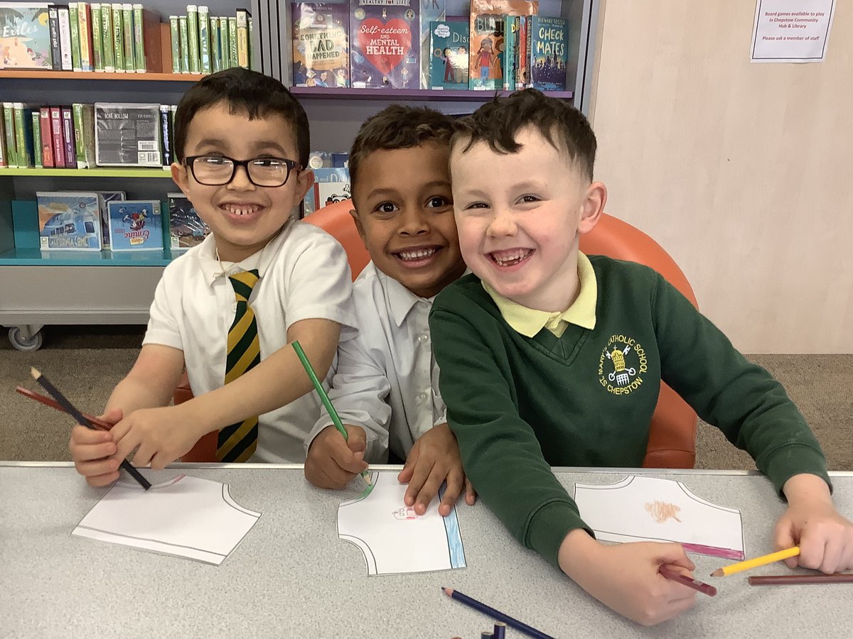 StMarysRCSch's tweet image. Dosbarth Pysgodyn Enfys enjoyed their library visit this afternoon. Thank you to all our parent helpers. #ChepstowLibrary