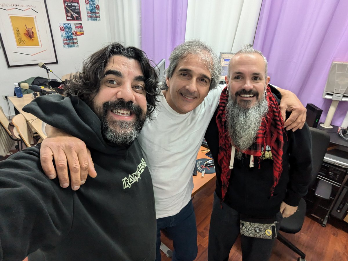 Estuvimos en el programa Barbarock de <a href="/onda_vallekana/">ondavallekana</a> y lo pasamos en grande!!! go.ivoox.com/rf/137768292