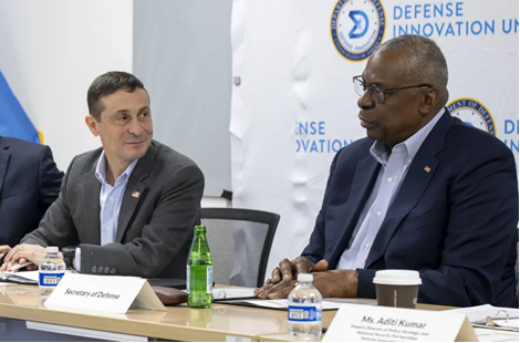 SecDefAustin's tweet image. Over the past 4 years as Secretary of Defense, we've modernized every aspect of the Joint Force.
From @DIU_x's Replicator Initiative to standing up the Chief Digital & Artificial Intelligence Office, we've accelerated the development of key defense tech & capabilities.
Read…