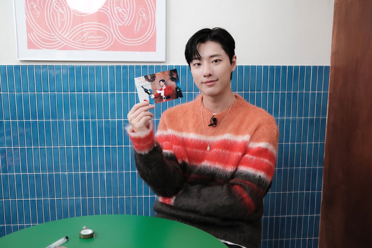 ciwoodz's tweet photo. Santa WOODZ #Ep.5 Creating Christmas Postcards  

To make your Christmas even more delightful, Santa Woodz has sent you a special postcard. Wishing all MOODZ a joyful and unforgettable holiday season. 🎄✨ https://t.co/RuNsVgmfvI