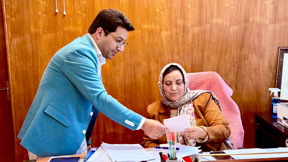 Peerzada Feroze Ahmad (@peerzadafaroz) on Twitter photo Called upon Hon’ble Minister Ms <a href="/sakinaitoo/">Sakina Itoo</a> Sahiba at her office today at civil secretariat Jammu. Highlighted various issues concerning my constituents & sought her intervention in redress public grievances.
<a href="/OmarAbdullah/">Omar Abdullah</a> <a href="/diprjk/">Information & PR, J&K</a> Called upon Hon’ble Minister Ms <a href="/sakinaitoo/">Sakina Itoo</a> Sahiba at her office today at civil secretariat Jammu. Highlighted various issues concerning my constituents & sought her intervention in redress public grievances.
<a href="/OmarAbdullah/">Omar Abdullah</a> <a href="/diprjk/">Information & PR, J&K</a>