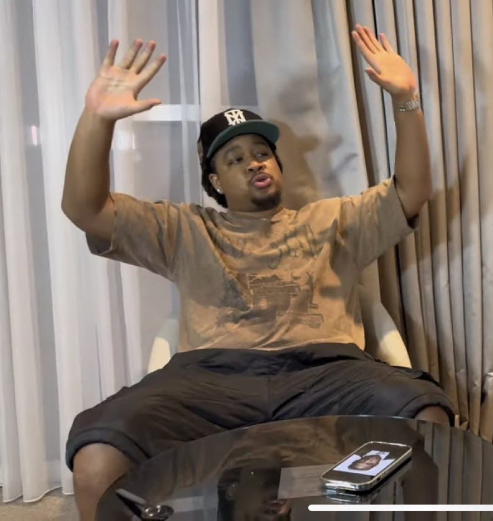 lpnjf_sidy's tweet photo. Je me rappelle pas que BOOBA ait perdu un feat dans sa carrière : https://t.co/upSX3aSGP3