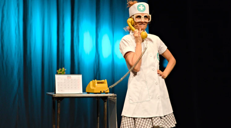 No us perdeu l'espectacle familiar 'Com els pingüins', una obra plena d'humor i imaginació en la que la pallassa La Bleda comparteix les seves vivències als hospitals

📅19/1
⏲️18 h 
📍Teatre Monumental 

Més info 👉ow.ly/hPSY50UGGTm