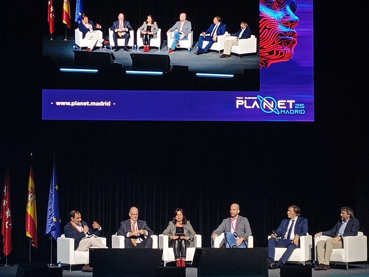 BiotechFashionGirl tweet media