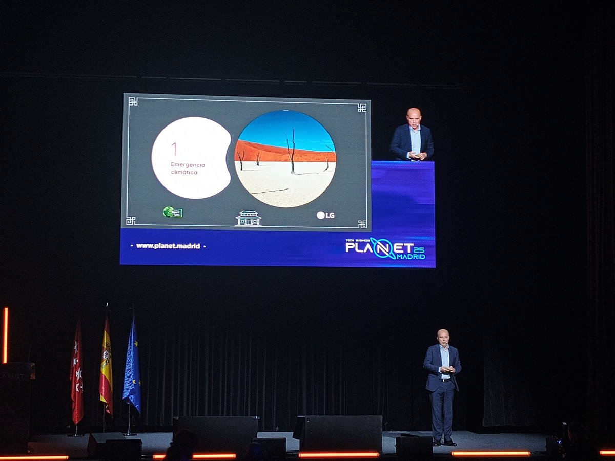 BiotechFashionGirl tweet media