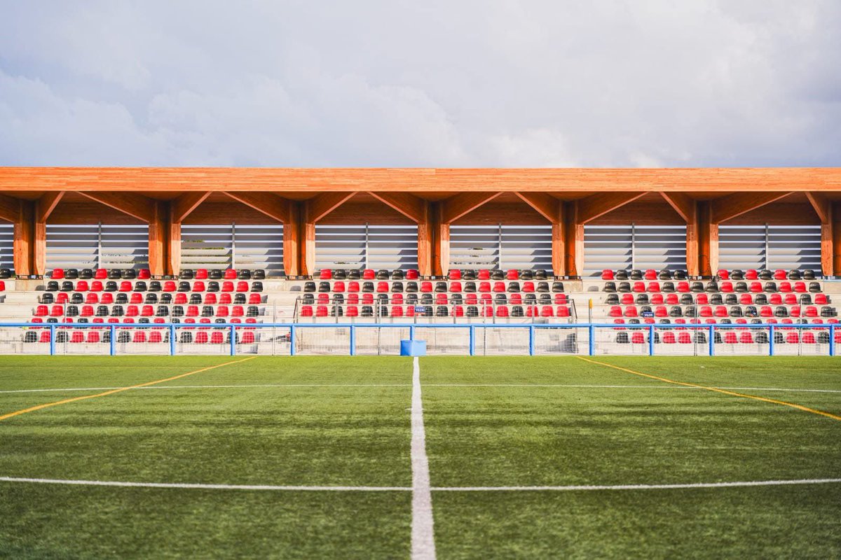estadios_Spain's tweet photo. A new 900 seat stand at Camp Municipal d’Esports de Formentera will open on Sunday 19 January for SD Formentera’s match versus Llosotense
More details here ⬇️
https://t.co/TbaUSPaIWB https://t.co/rI9xaXLNDP