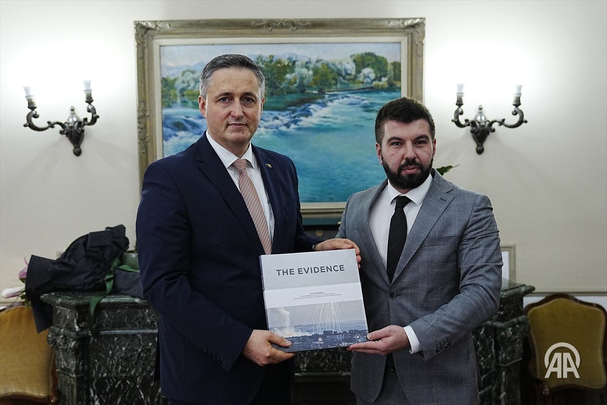 aa_balkans's tweet photo. 🇧🇦🇹🇷Bećirović: Važno da Turska i druge članice NATO-a pozitivno djeluju na jugoistoku Evrope 

Člana Predsjedništva Bosne i Hercegovine danas je posjetio direktor Ureda Anadolu za Bosnu i Hercegovinu Talha Ozturk

🔗https://t.co/gVBkDKvbfJ https://t.co/U7tR6QR4GF