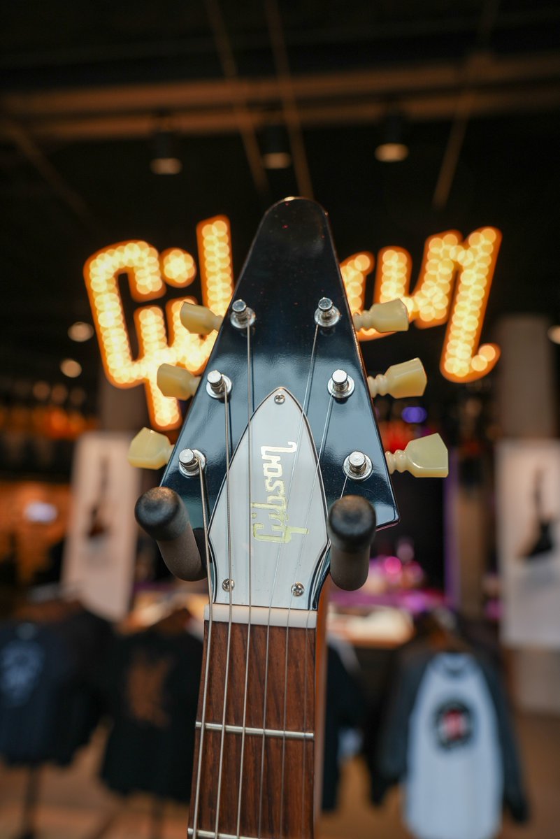 GibsonGarage's tweet photo. Available now at the Gibson Garage Nashville, this Gibson 1967 Mahogany Flying V! Classic design, unmistakable attitude. Stop by to play it today before it's gone! https://t.co/gkdDAItxgP