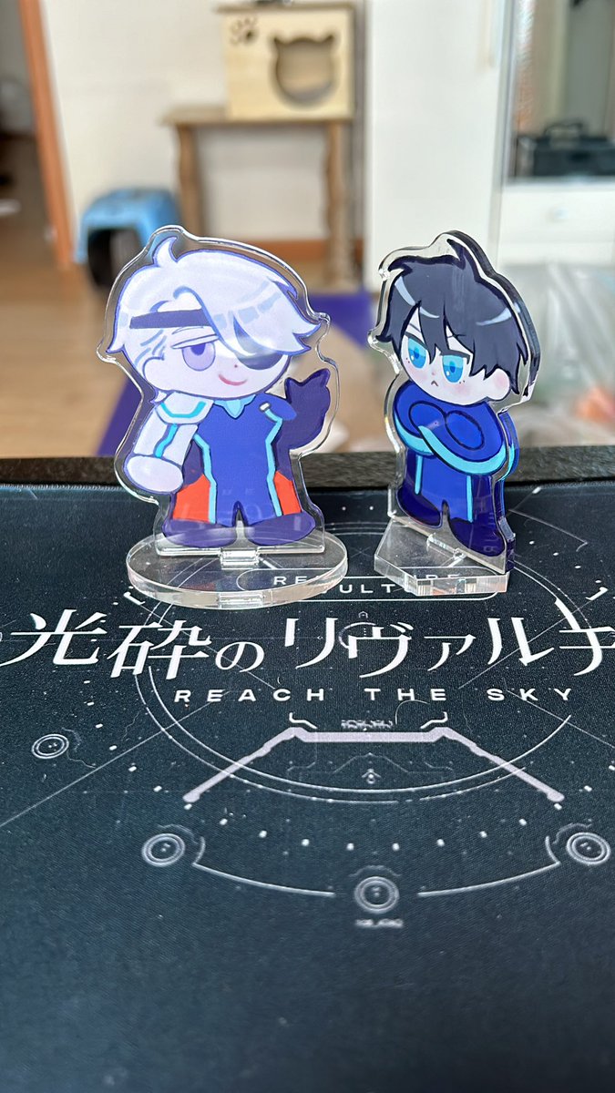 아크릴 스탠드들은 꼬리공방에서 제작했습니다 아크릴은 꼬리공방이 인쇄품질이랑 이런게 진짜 좋아요!!! 아벨이랑 카인 발받침 모양이 다른 이유는 한번 부러져서 새로 만들어가지고..ㅋㅋㅋㅋ (고양이가 부숨 이슈)