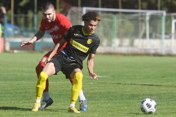 CroatiaFooty's tweet image. Elias Filet is set to leave Istra!

The French striker will join the Swiss second-tier side FC Aarau. The deal includes a sell-on percentage clause for Istra.

[.@lorenzooleporee]

#Filet #Istra #HNL #Aarau