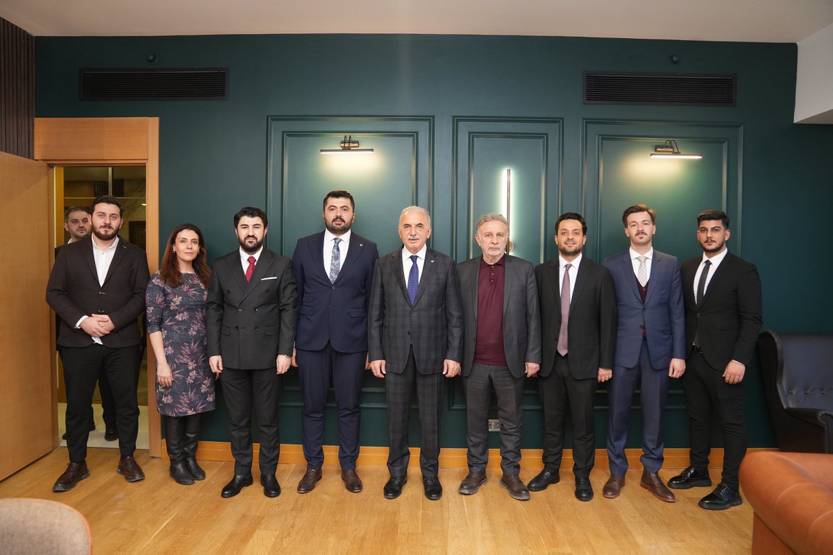 abdulsametaydin's tweet photo. Ümraniye Belediye Başkanımız Sn. İsmet Yıldırım ve Meclis Üyemiz Sn. Mücip Kopuz’u ofisimizde ağırladık. Değerli büyüklerimize teşrifleri için teşekkür ederiz. 
@ismetyildirimtr https://t.co/OUZTiXrNiI