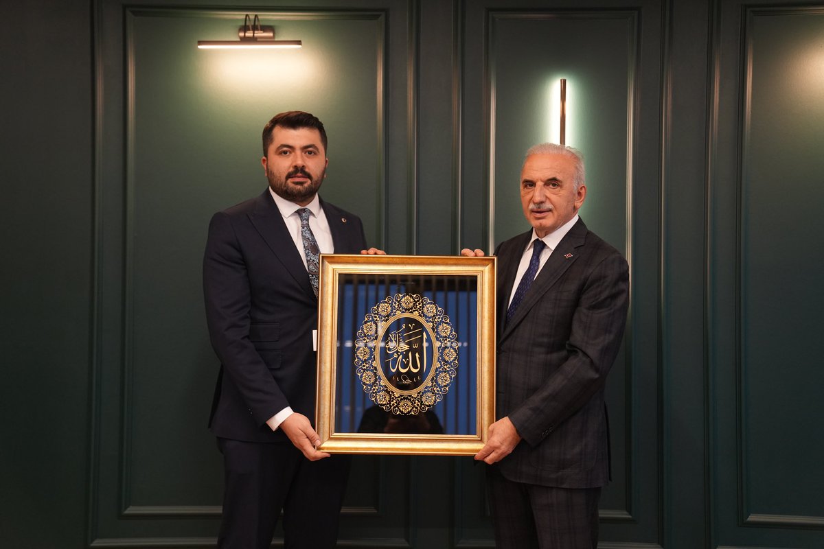 abdulsametaydin's tweet photo. Ümraniye Belediye Başkanımız Sn. İsmet Yıldırım ve Meclis Üyemiz Sn. Mücip Kopuz’u ofisimizde ağırladık. Değerli büyüklerimize teşrifleri için teşekkür ederiz. 
@ismetyildirimtr https://t.co/OUZTiXrNiI
