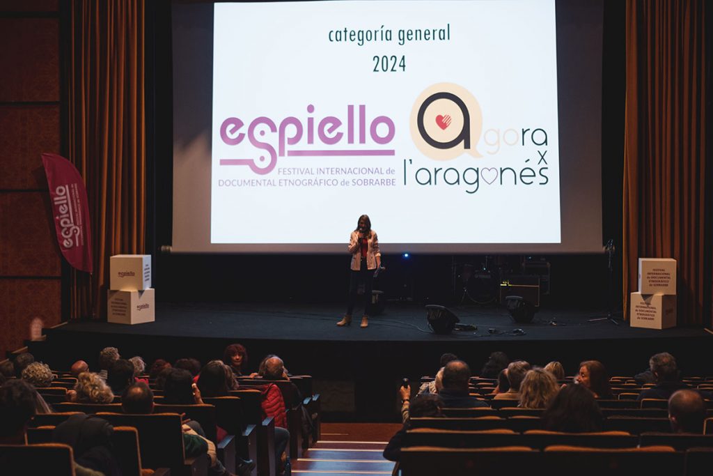 Lo Festival internacional de documental etnográfico de Sobrarbe, <a href="/espiellofest/">espiellofestival</a>, convoca los premios Agora x l’aragonés. Uns premios que plegan a la suya VIII edición y que buscan los millors treballos de 2024 realizaus, doblaus u subtitulados en aragonés. Lo plazo de presentación