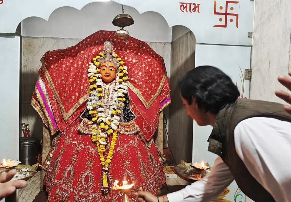 lallayadavINC's tweet photo. आज बाबा साहब आदरणी श्री @JVSinghINC जी ने बमौरी विधानसभा के शक्तिपीठ माँ निहालदेवी मैया के दर्शन वा पूजा अर्चना की इस अवसर पर मुरैना विधायक श्री @dineshgurjarmla, बमौरी विधायक श्री @rishiagrawalINC जी और जिला अध्यक्ष श्री मेहरबान सिंह धाकड़ जी भी उपस्थित रहे
🚩 जय माता दी! 🚩 https://t.co/Jqm6DW4ilA